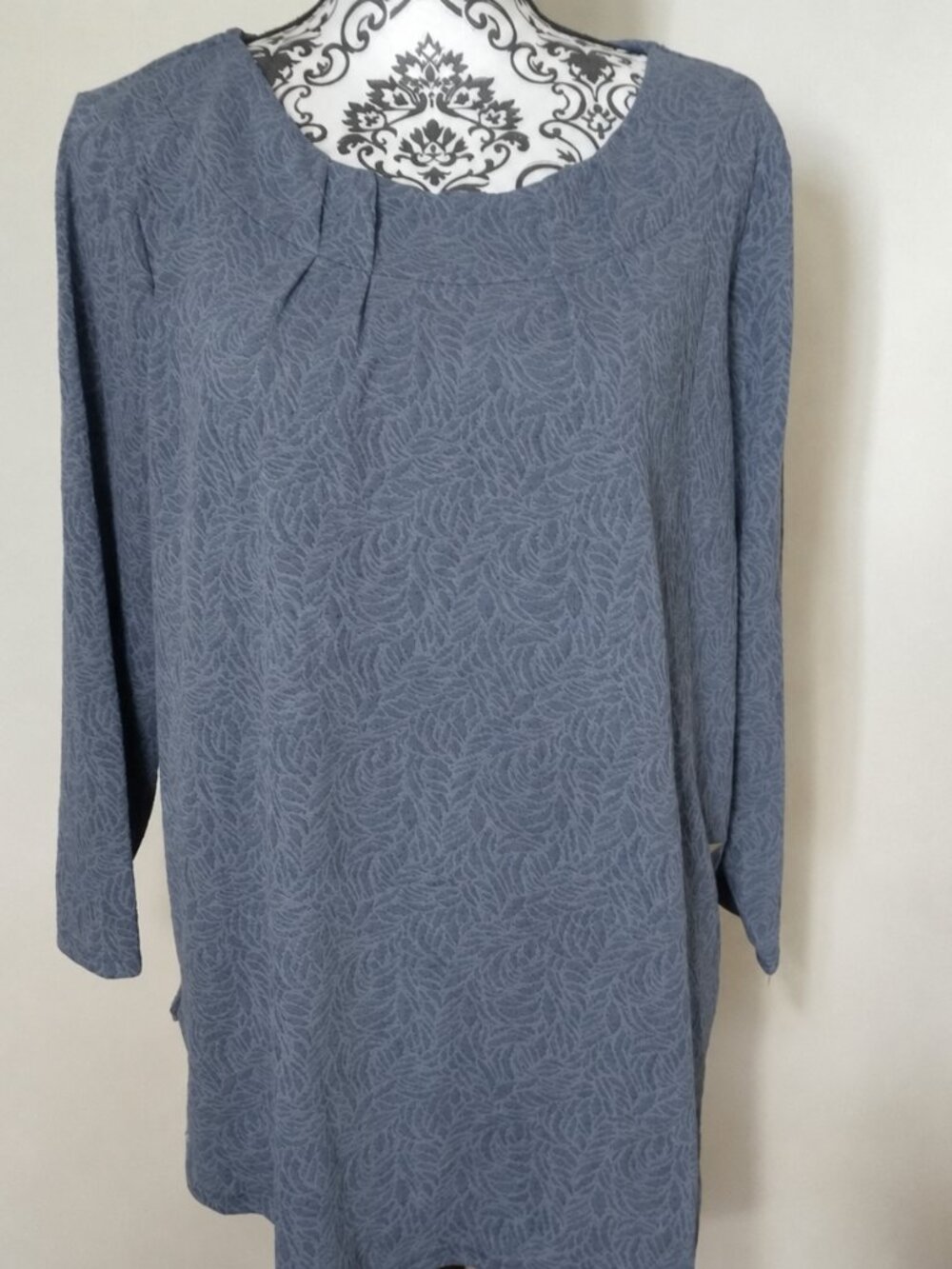 Dana Buchman NWT Classy Soft Blue Top Sz XL No Wrinkle - Pleated Neck 1^